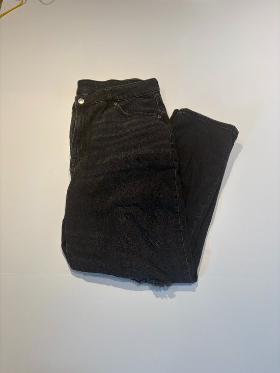 American Eagle Outfitters Denim - American Eagle Strigid Black Distressed Straight Jeans Women's 14 Short
